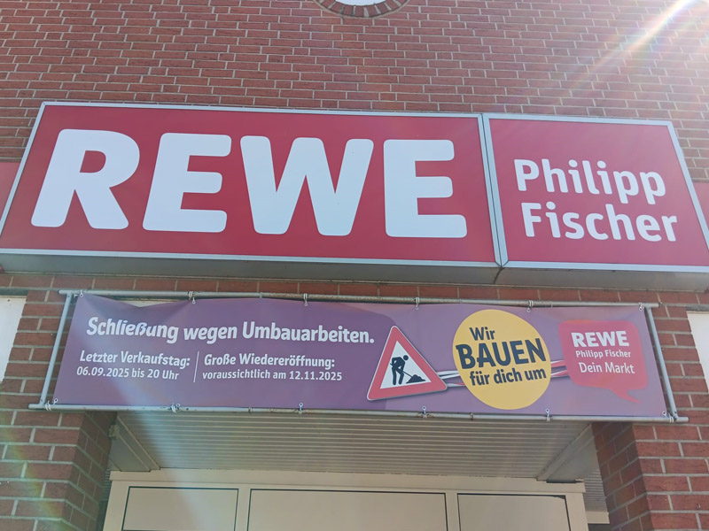 Banner am REWE Glindow / Foto: Stefanie Haufe