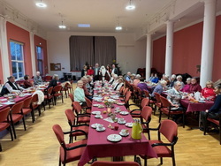Weihnachtsmann und Kirschkönigin Heike Runge waren mit dabei